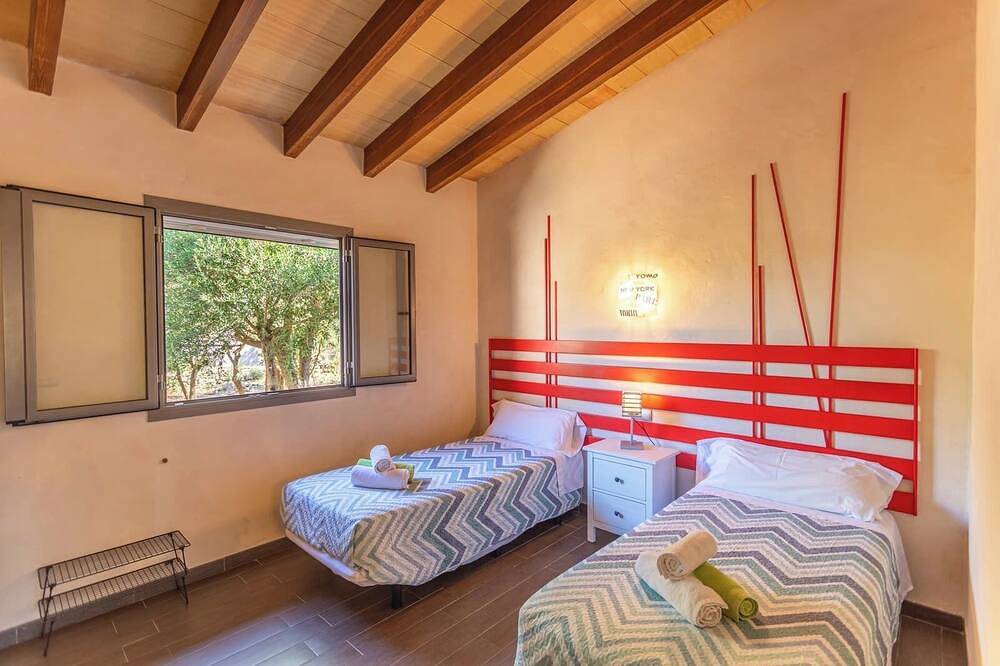 Sa Garriga - peaceful stay amid nature and animals in the heart of Mallorca in Lloret de Vistalegre, Majorca Center