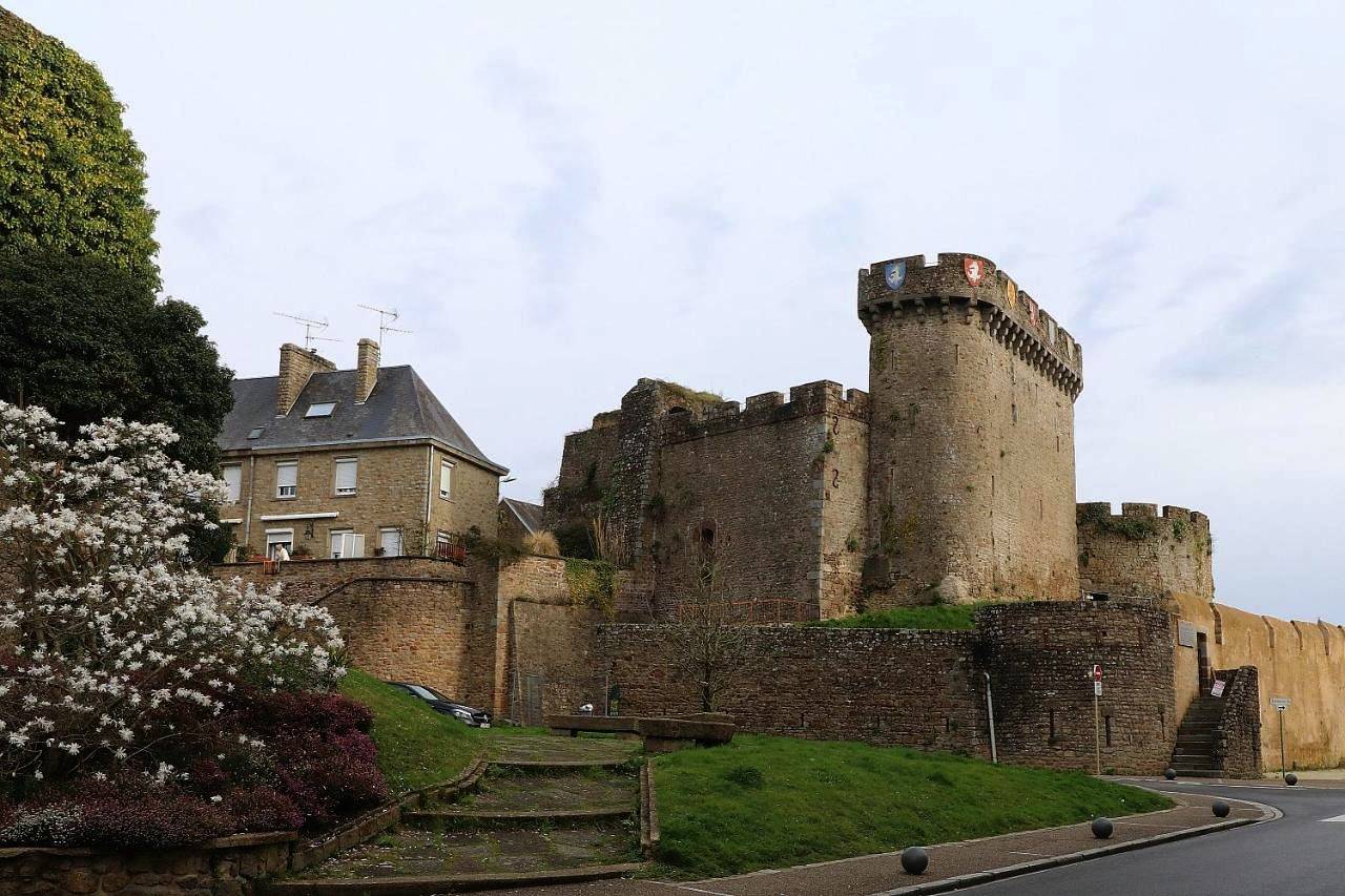 Double Room in Avranches, Côte de la Déroute