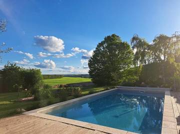 Chambre d’hôte pour 2 personnes, avec piscine ainsi que terrasse et jardin, animaux acceptés dans Yonne