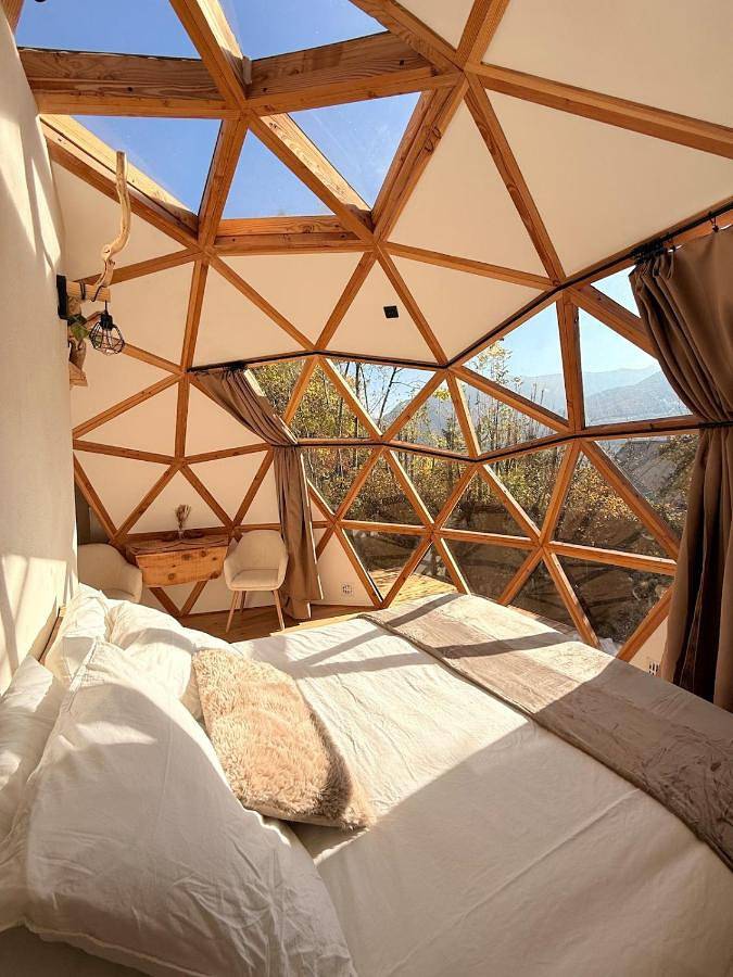 Gîte pour 2 personnes, avec Terrasse ainsi que Jardin et Vue à Puy-Saint-André