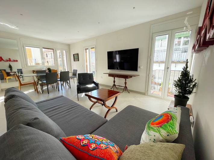 Apartamento para 8 personas, con balcón en San Lorenzo (Sevilla)