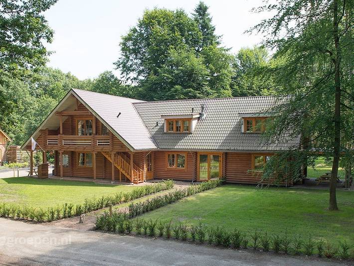 Chalet voor 43 personen, met Balkon/Terras en Terras in Drenthe