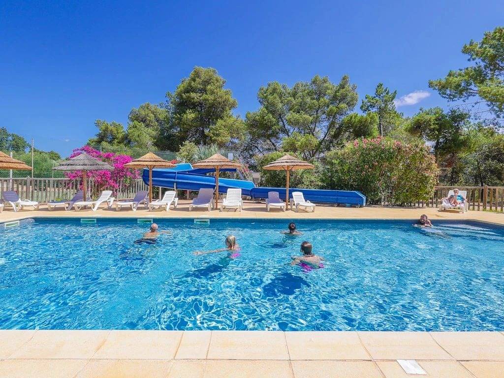 Zecamping 3* parc aquatique dog friendly locatif Bbq clim 25m2 5 pers in Cargèse, Parc naturel régional de Corse