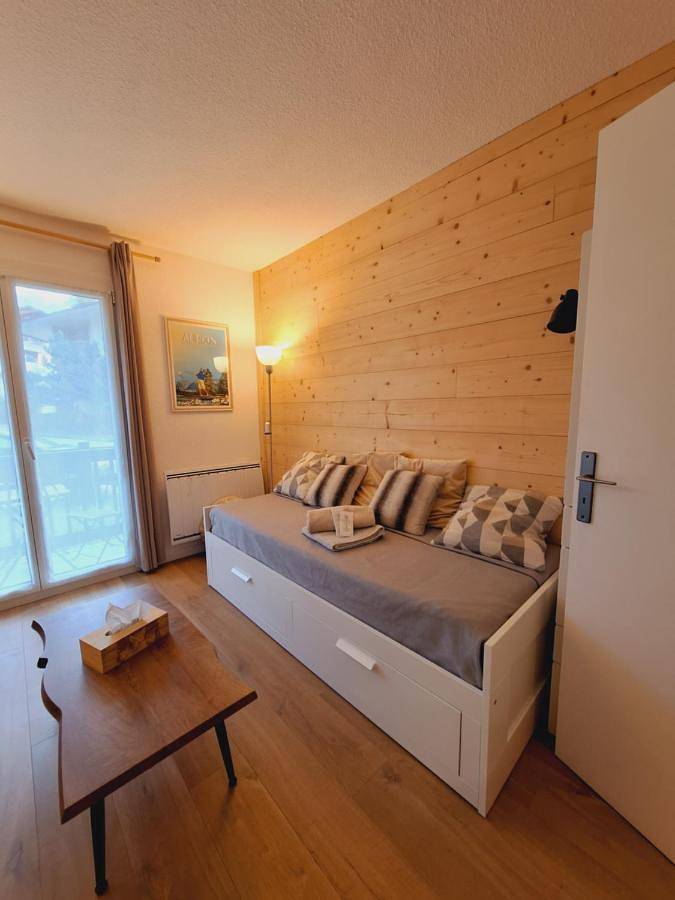 Appartement entier, One-Bedroom Apartment in Auron, Saint-Étienne-de-Tinée