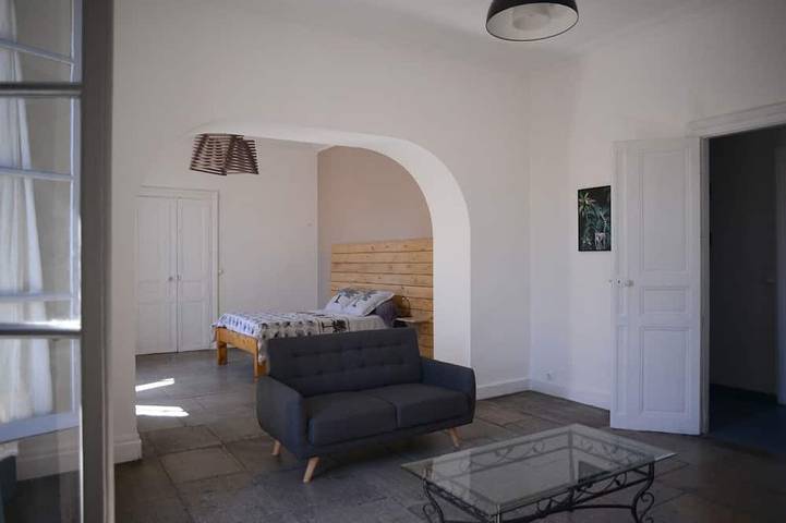 Location de vacances pour 2 personnes, avec jardin ainsi que piscine et terrasse à Vauvert - 3