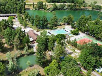 Bungalow pour 6 personnes, avec balcon/terrasse, animaux acceptés dans l' Isère