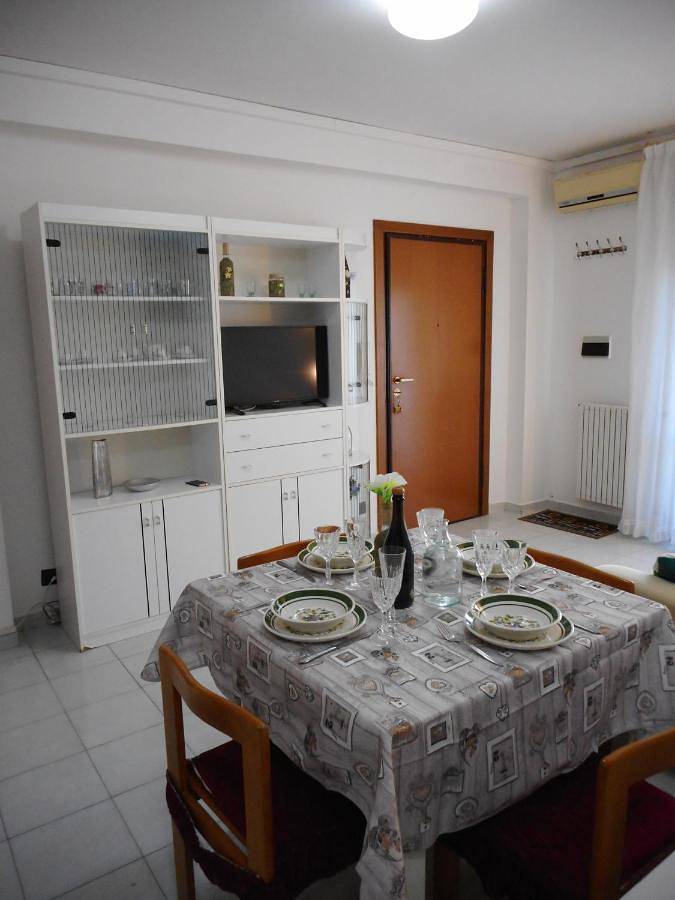 Gîte pour 7 personnes, avec balcon dans Marina di Davoli - 4