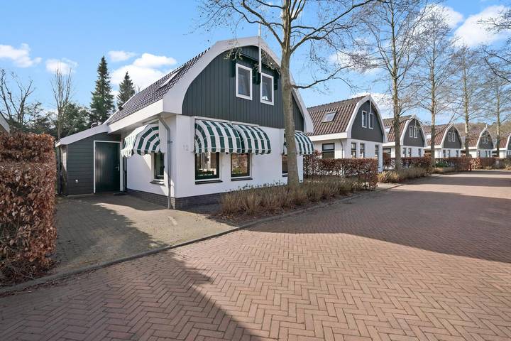Ferienhaus für 6 Personen, mit Balkon/Terrasse und Terrasse sowie Garten in Schoorl
