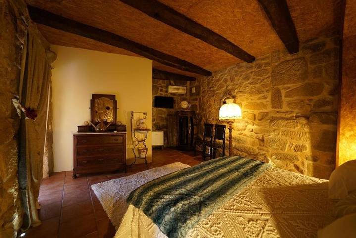 Location de vacances pour 2 personnes, avec Balcon et Terrasse ainsi que Jardin et Piscine à Celorico de Basto - 3