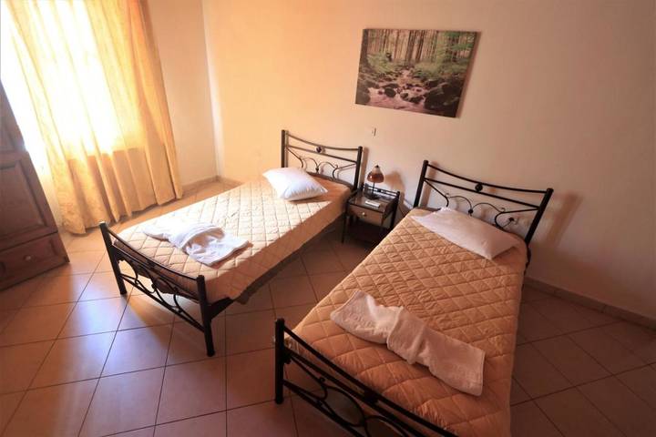 Ferienwohnung für 3 Personen, mit Garten und Ausblick, kinderfreundlich in Petra (Griechenland) - 4