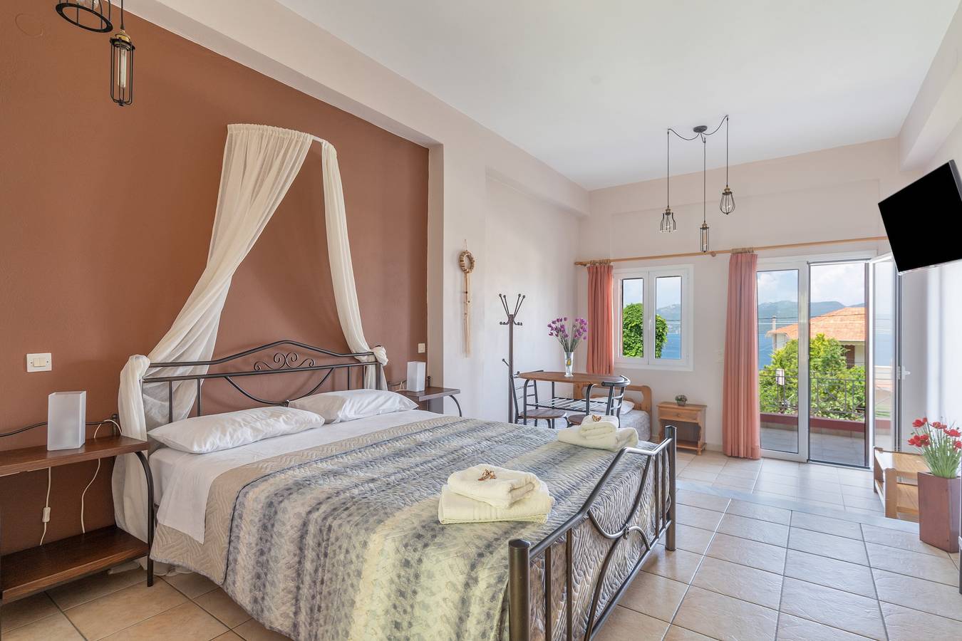 Entire studio, Studio Apartment '3 Adults No 4' with Sea View, Wi-Fi and Air Conditioning in Nikiana, Alexandros