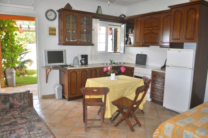 Ferienwohnung für 4 Personen, mit Meerblick und Balkon/Terrasse sowie Garten und Ausblick in Griechenland - 2