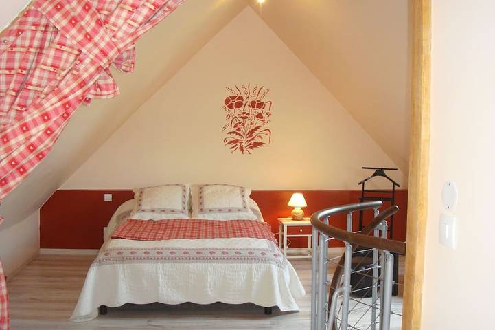 Gîte pour 6 personnes, avec terrasse et jardin à Nibas - 2