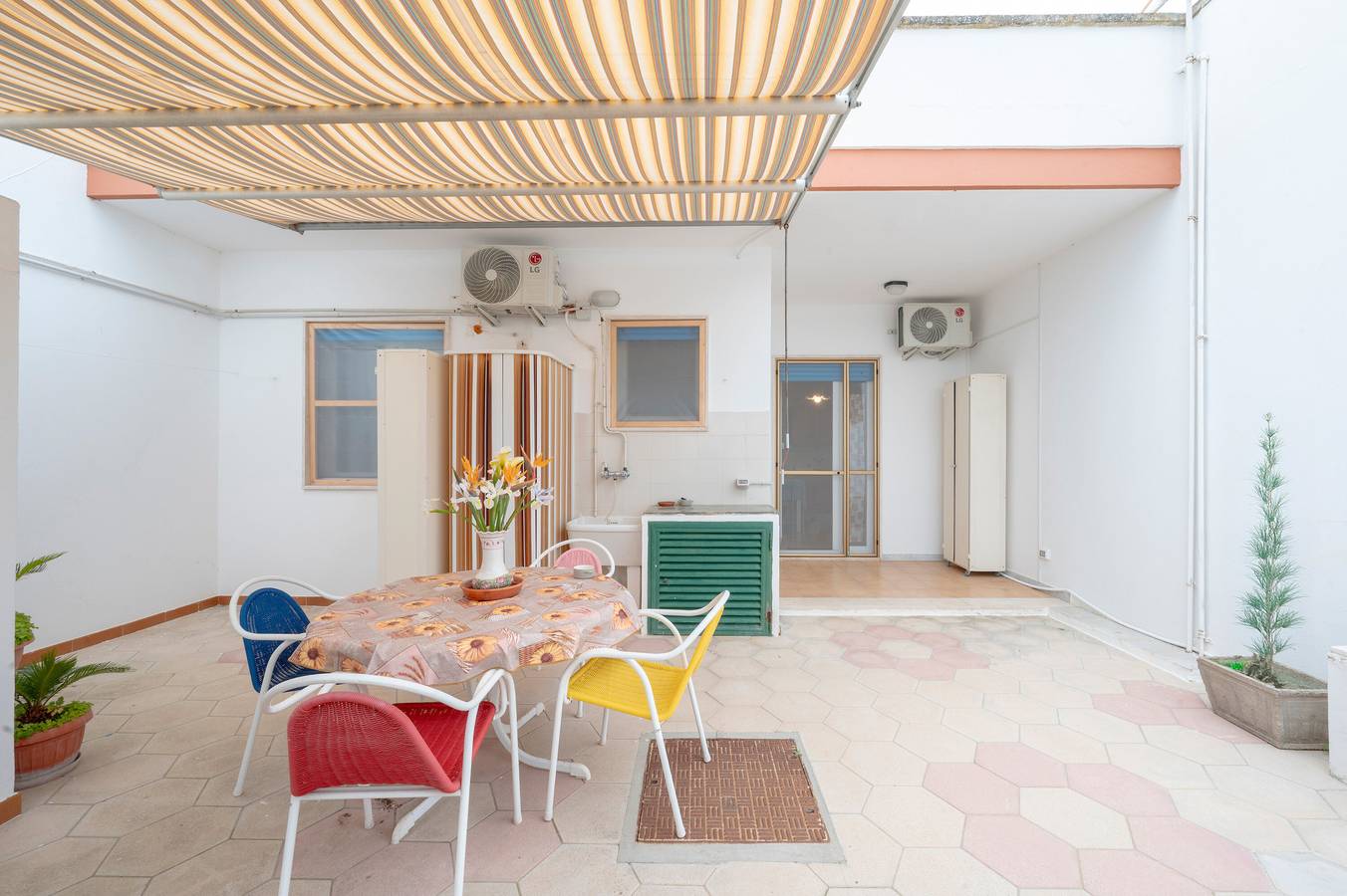 Entire apartment, Apartment 'Casa Relax San Foca' with Private Terrace, Private Garden and Air Conditioning in Roca Vecchia, Lecce Province