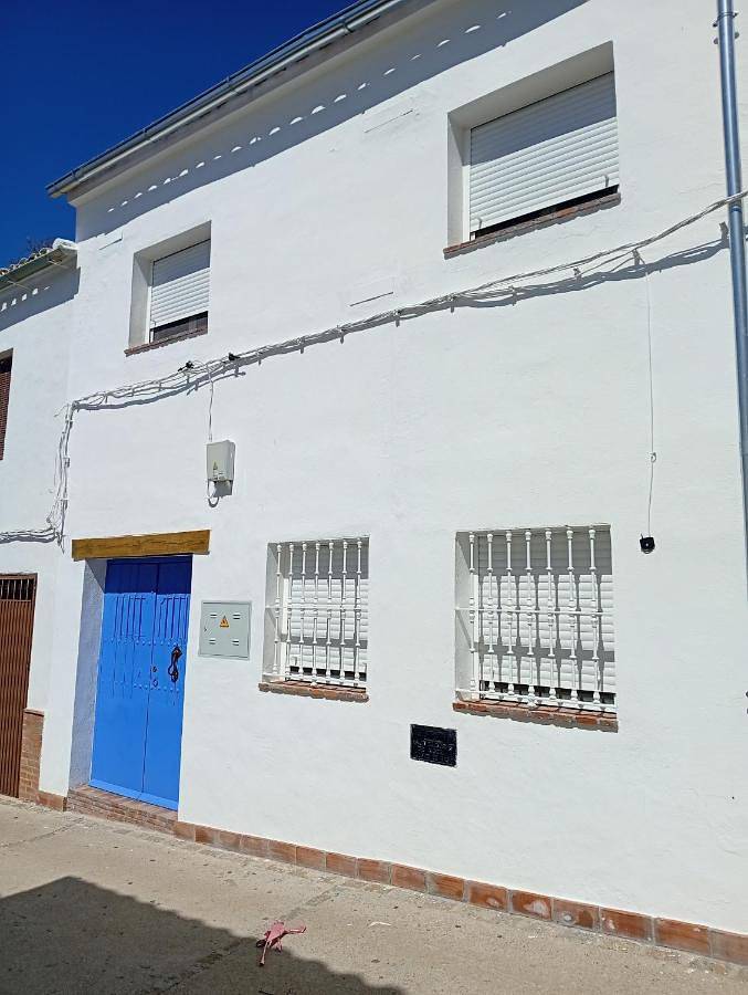 Casa de vacaciones para 9 personas, con jardín además de vistas y piscina en Sierra Norte de Sevilla - 2