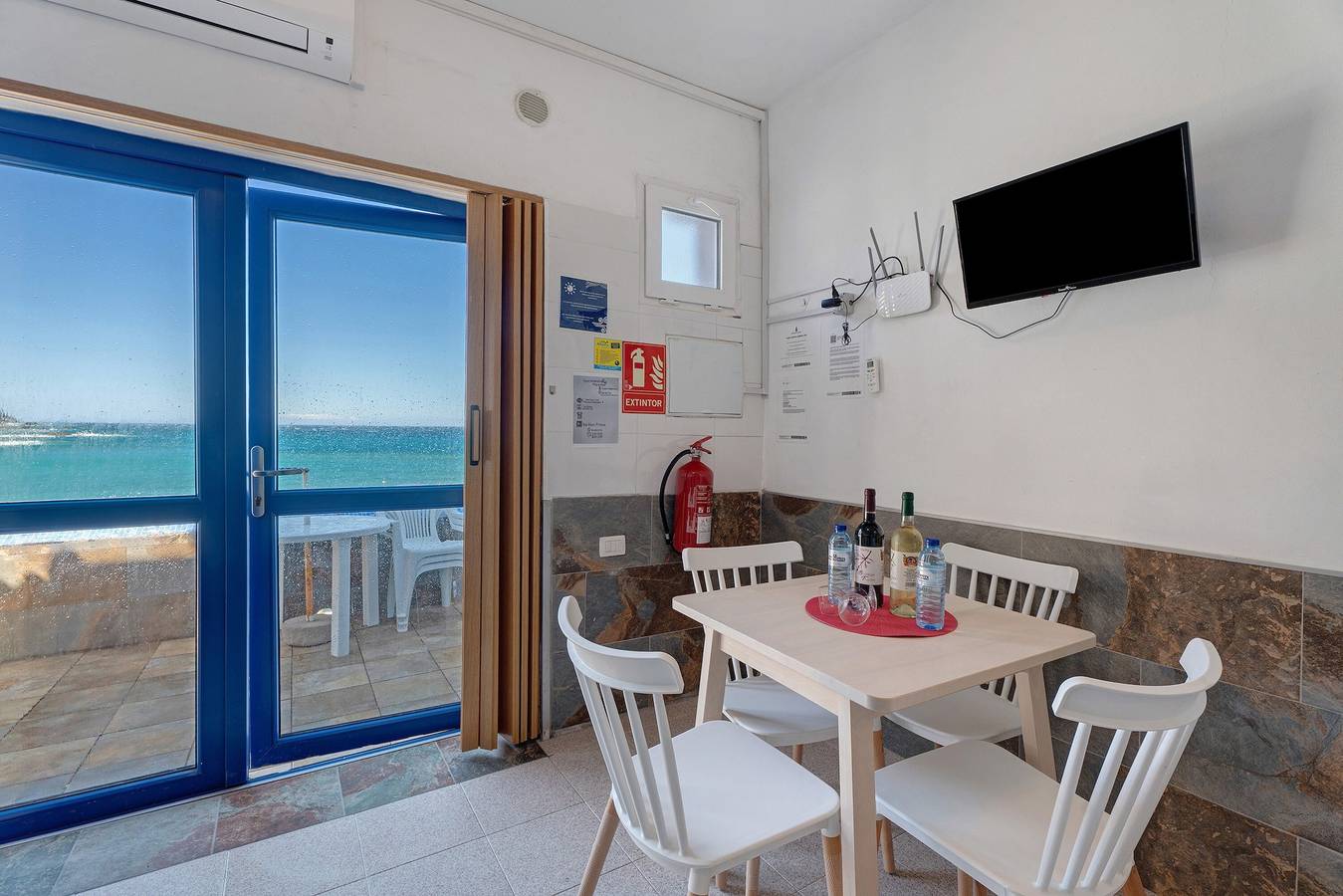 Ganze Wohnung, Apartment 'Playa Azul - 1' mit Meerblick, Wlan und Klimaanlage in Alojera, La Gomera