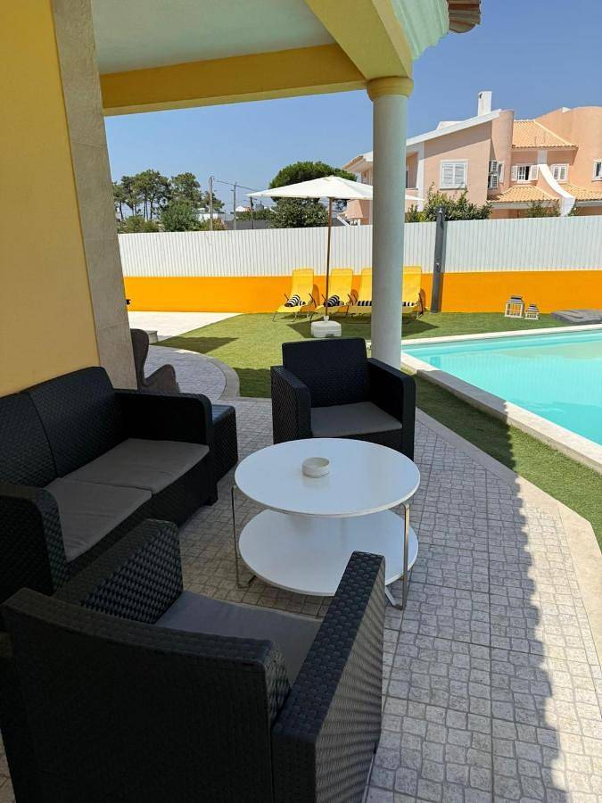 Villa para 12 pessoas, com jardim e piscina e ainda jacuzzi - 1