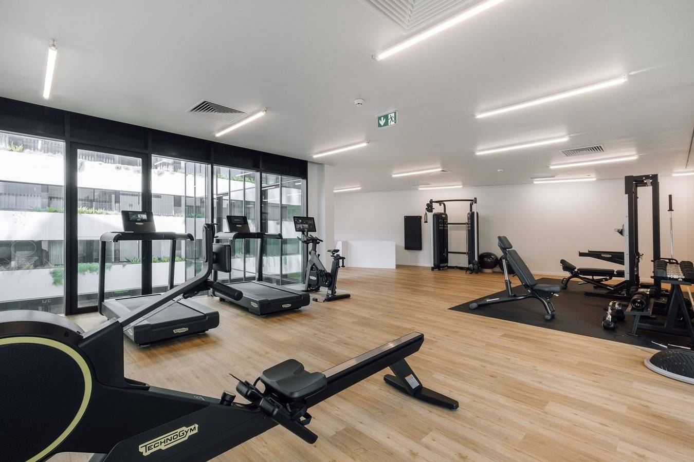 Entire apartment, Avencas - 2 bedrooms and shared pool in Campolide in Lisbon, Costa de Lisboa