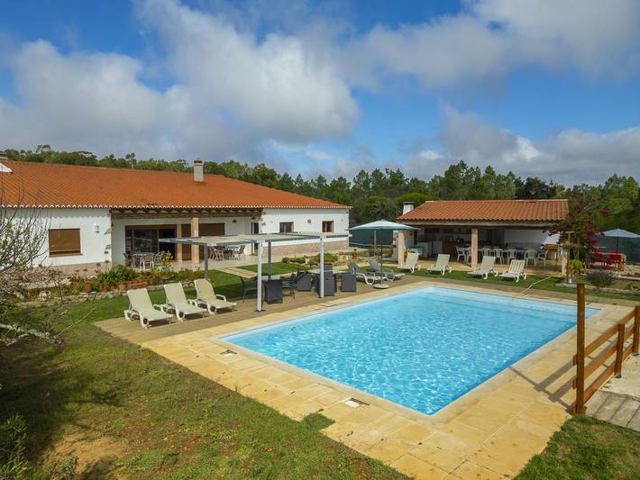 Ferienwohnung für 4 Personen, mit Terrasse und Pool sowie Garten in Portugal - 3