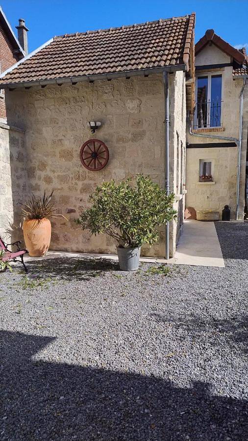 Location de vacances pour 4 personnes, avec vue ainsi que terrasse et jardin, animaux acceptés à Crouy - 3