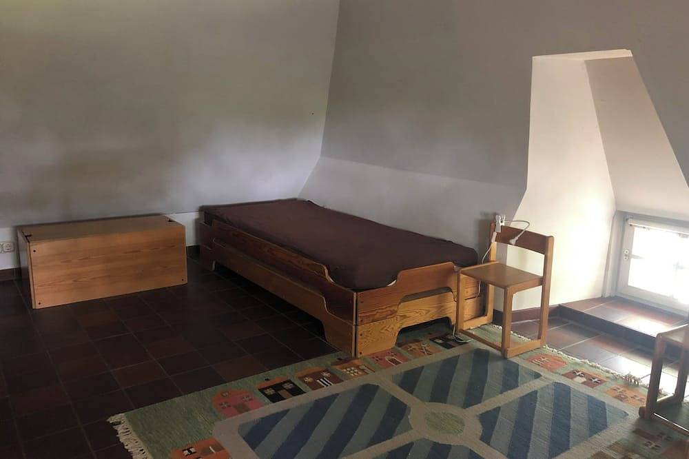 Ganze Wohnung, Gemütliche Reetdach-Kate zwischen Ostsee und Schlei mit großem Garten in Dörphof, Rendsburg-Eckernförde