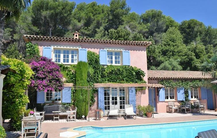 Chambre d’hôte pour 2 personnes, avec piscine ainsi que sauna et jardin