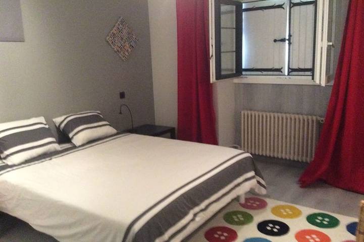 Location de vacances pour 8 personnes, avec terrasse et jardin à Allas-les-Mines - 4
