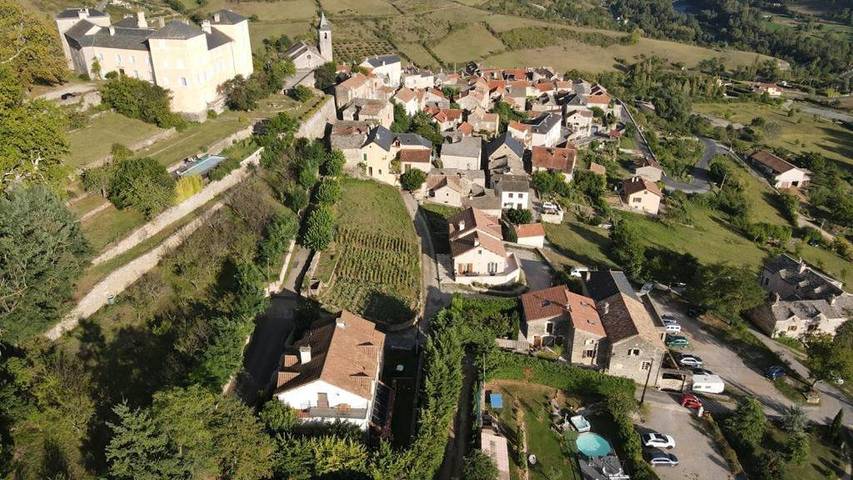 Maison d’hôte pour 3 personnes, avec Balcon et Jacuzzi ainsi que Terrasse et Jardin dans les Gorges du Tarn