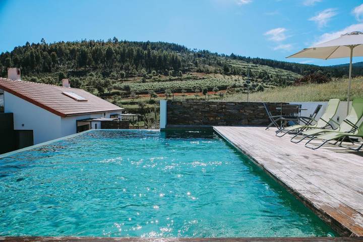 Casa rural para 4 personas, con Balcón y Terraza además de Jardín y Piscina en Castelo de Vide