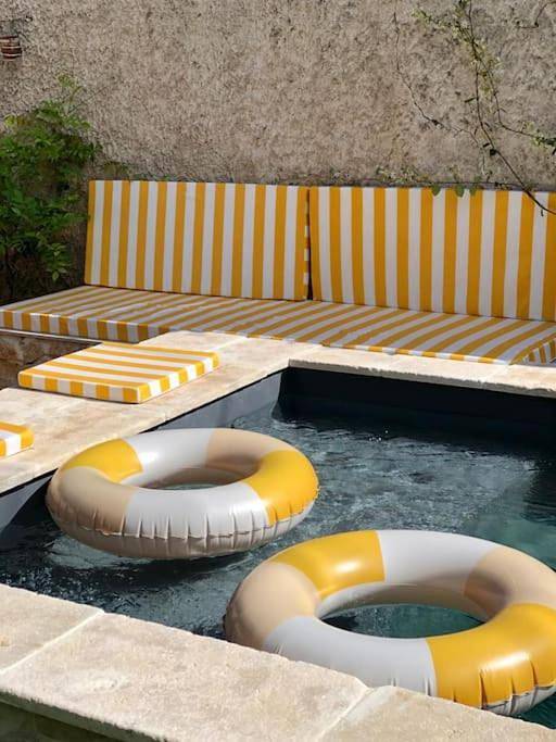 Location de vacances pour 8 personnes, avec jardin et terrasse ainsi que piscine et vue, animaux acceptés à Collonges-au-Mont-d'Or - 2