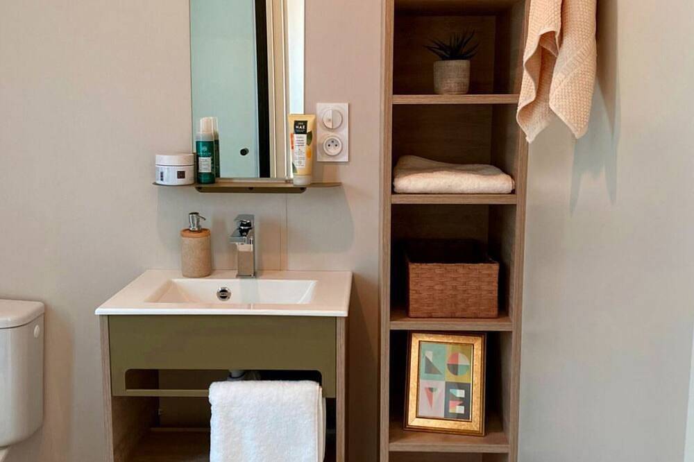 Cozy mobile home for 2 with equipped kitchen in Pordic, Côte de Goëlo
