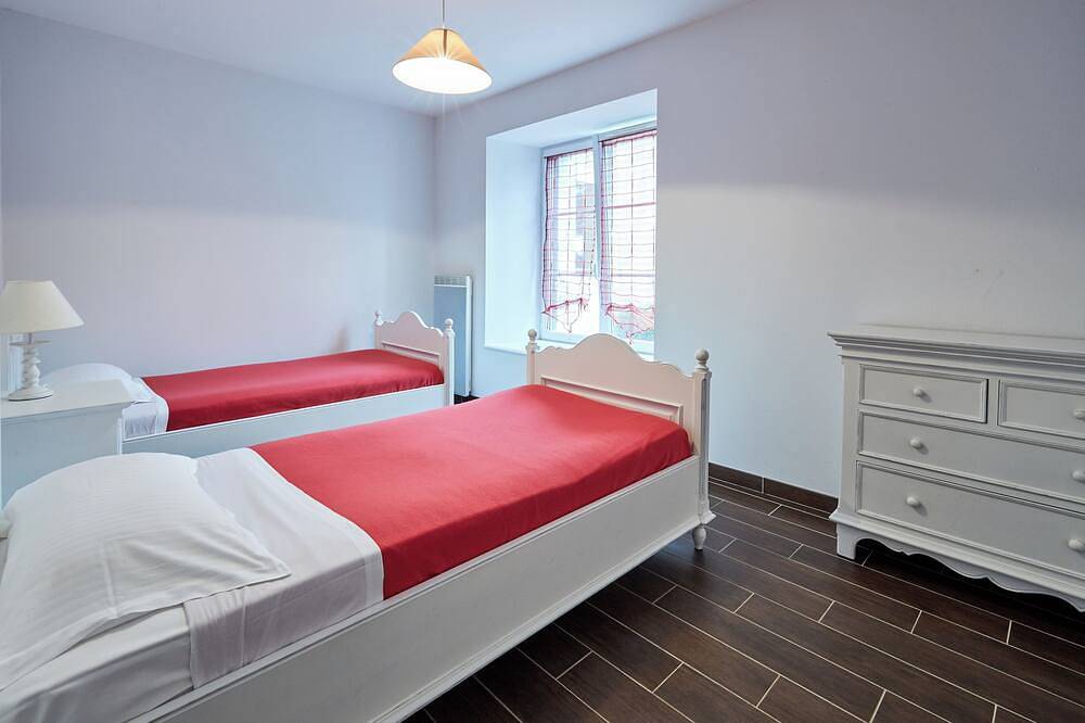 Appartement entier, Joli F3: terrasse, jardin et parking, à 800m. du cimetière américain et plage. in Colleville-sur-Mer, Région de Bayeux