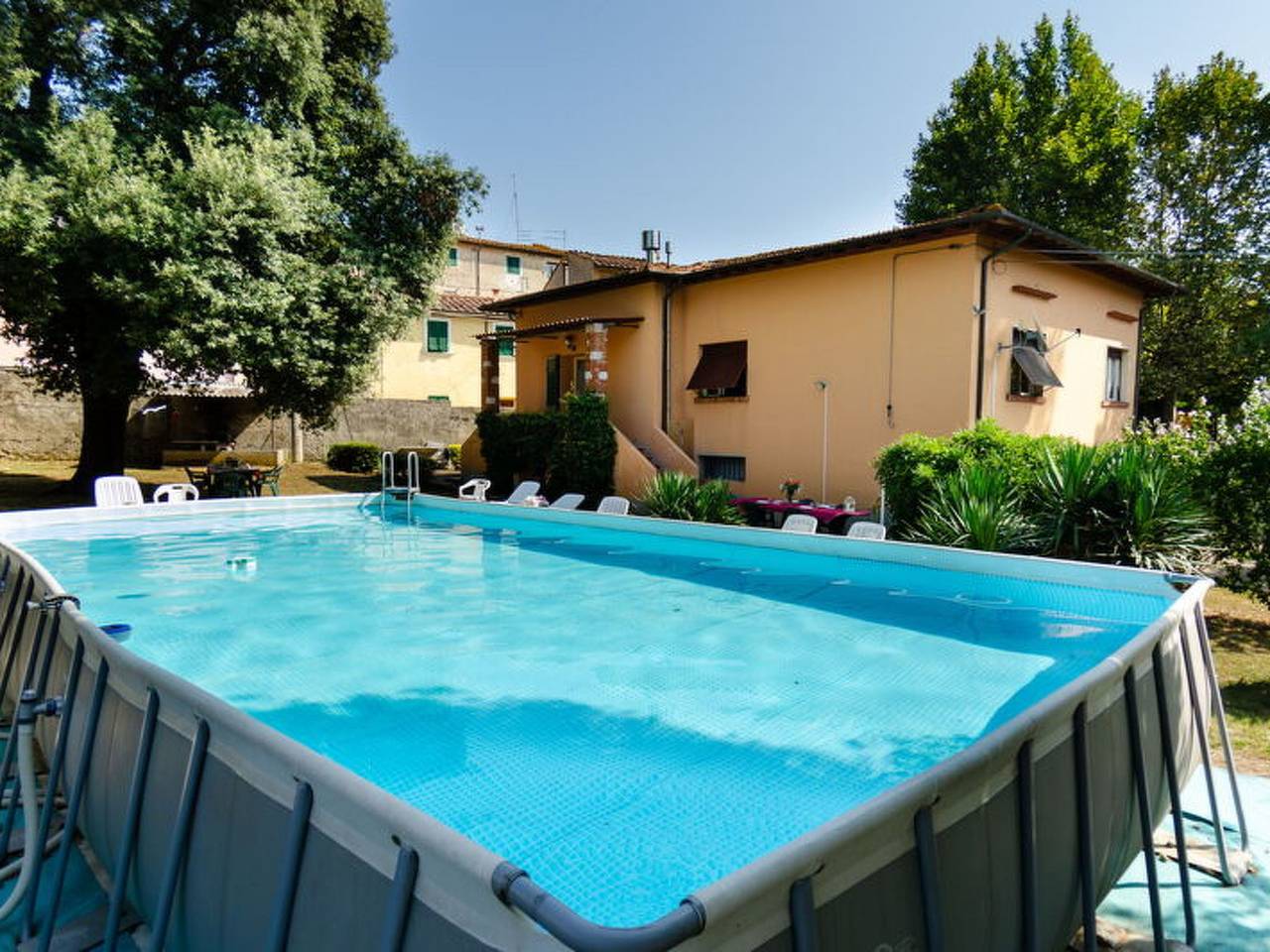 Feriehus for 10 personer med hage in Buti, Provinsen Pisa