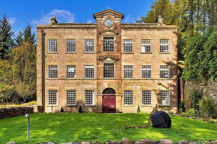 Holiday home for 19 people, with hot tub in Peak District