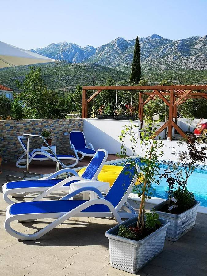 Apartament wakacyjny dla 6 osób, z basen i widok oraz ogród w Seline