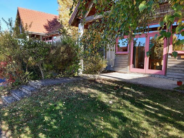 Chalet pour 4 personnes, avec Jacuzzi et Terrasse ainsi que Jardin et Sauna