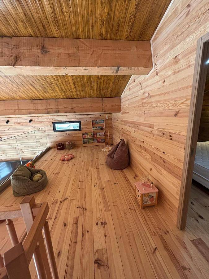 Gîte pour 12 personnes, avec vue ainsi que piscine et balcon, adapté aux familles dans Fontpédrouse - 4
