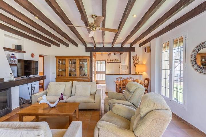 Chalet para 7 personas, con piscina además de jardín y vistas en Vega de Granada - 3