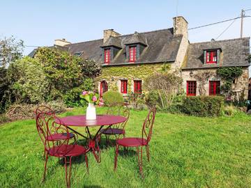 Location de vacances pour 6 personnes, avec jardin et terrasse à Plouha