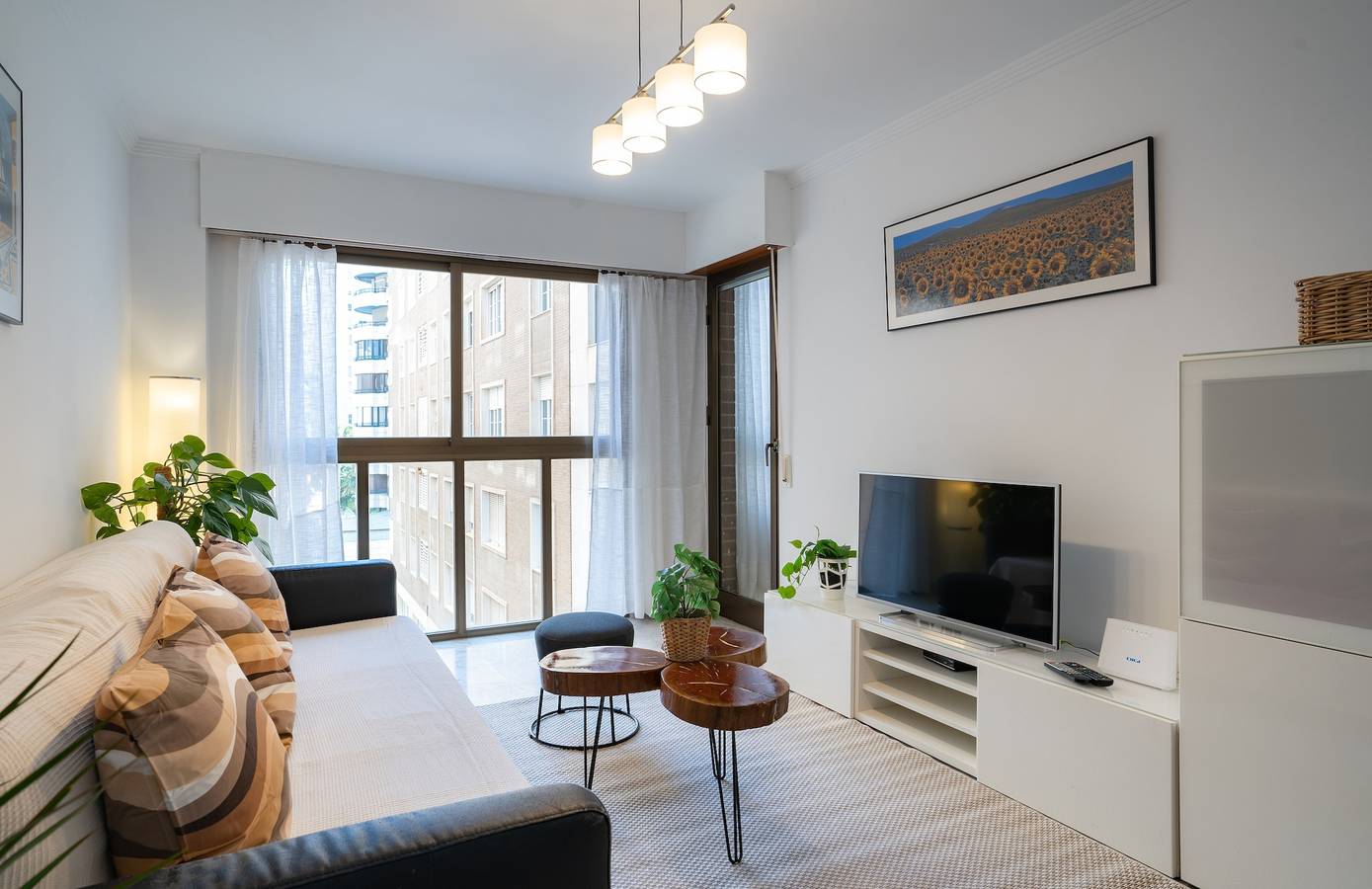Apartamento entero, Apartamento Gran Confort Muelle Uno con Wi-Fi, A/C y balcón in Playa de la Malagueta, Málaga