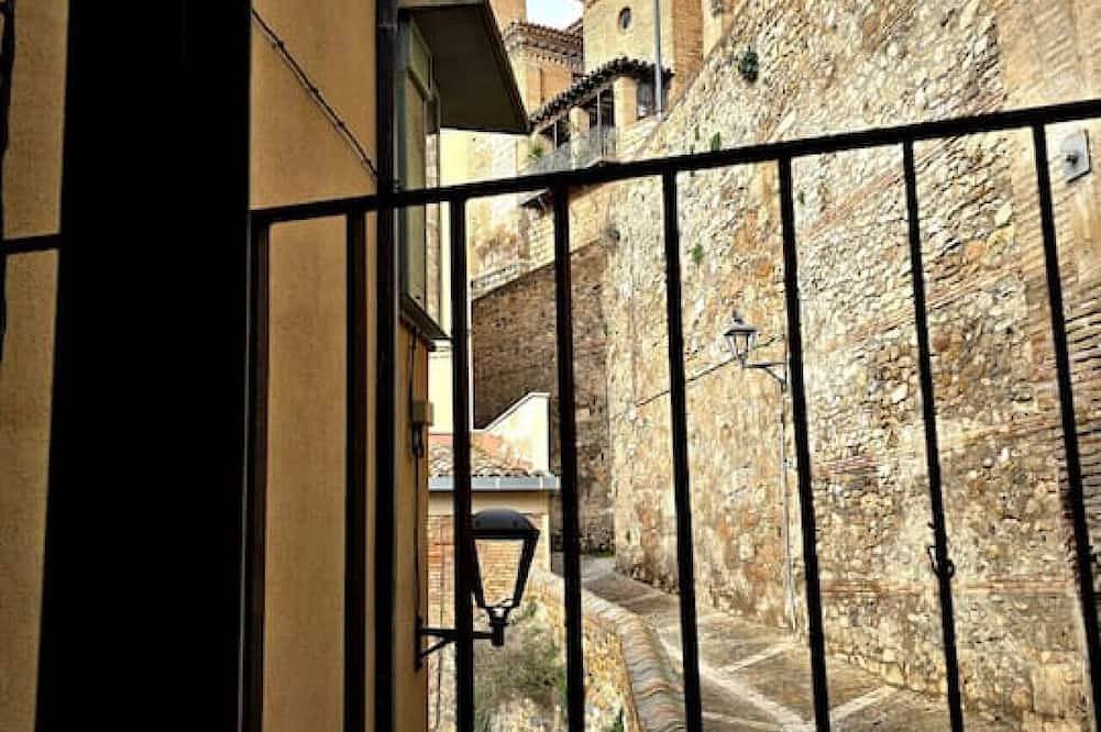 Apartamento entero, Explore Tarazona from This Central & Peaceful Flat in Tarazona, Provincia de Zaragoza