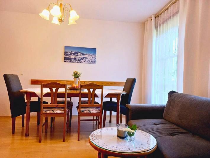 Ferienwohnung für 4 Personen, mit Ausblick und Garten sowie Sauna und Pool in Sankt Johann im Pongau