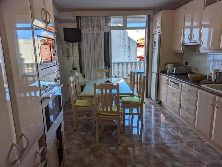 Casa rural para 6 personas, con vistas al lago además de jardín y vistas, Se admiten mascotas en Santa Úrsula - 4