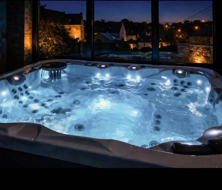 Ferienhaus für 6 Personen, mit Garten und Ausblick sowie Sauna und Pool, mit Haustier