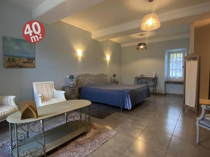 Chambre d’hôte pour 6 personnes, avec Terrasse et Jacuzzi ainsi que Jardin et Piscine dans Saône-et-Loire - 4