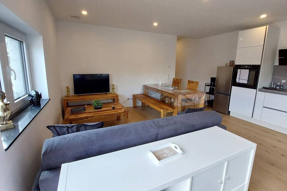 Ganze Wohnung, 3 neue! Ferienwohnungen mit 2 Schlafzimmer und Platz für bis zu 5 Personen in Mörlenbach, Bergstraße