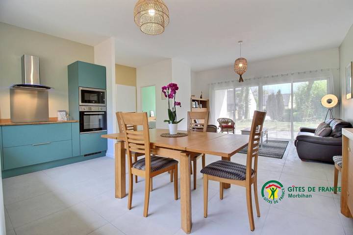 Gîte pour 6 personnes, avec jardin à Pluvigner - 4