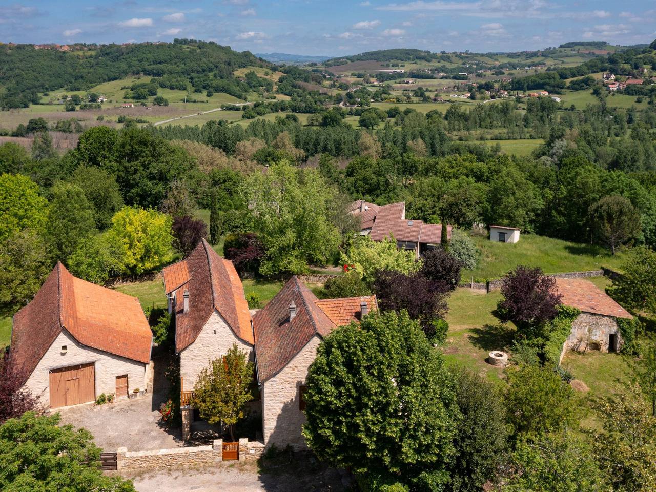Domaine "Les Haut" mit eigenem Garten in Saint-Jean-Lespinasse, Lot