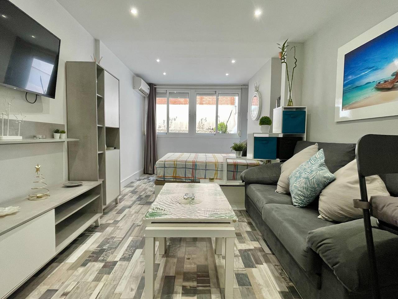 Entire apartment, Apartment in Torremolinos 300 m from beach in Montemar Torremolinos, Torremolinos