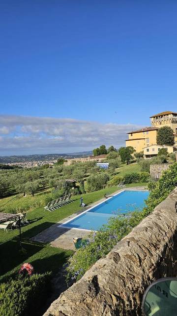 Maison de campagne pour 4 personnes, avec jardin ainsi que vue et piscine, animaux acceptés à Fiesole